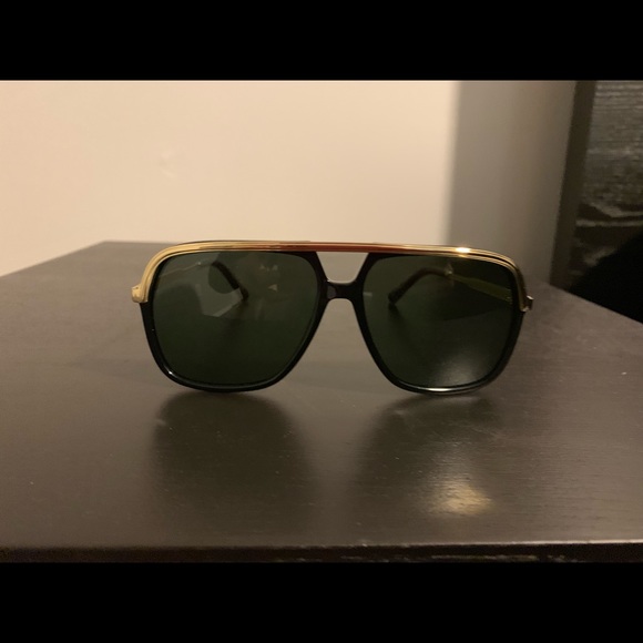 Brand new Gucci rectangular frame sunglasses - Picture 3 of 4